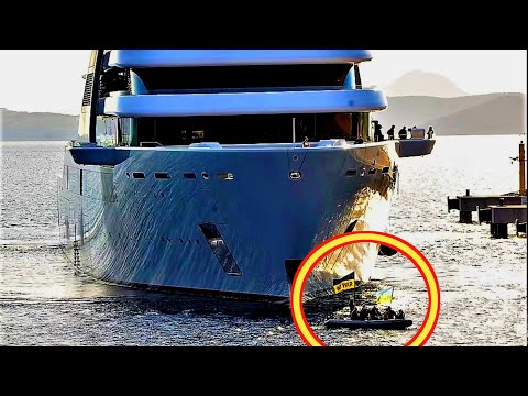 UKRAINIANS tried to stop Roman Abramovich’s Super Yacht from docking in Turkey
