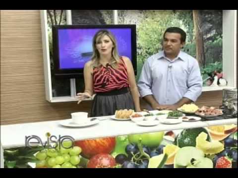 Chefe Adão prepara caldo de cabeça de peixe no Revista Meio Norte