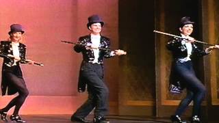 Liza Minnelli and cast perform &quot;Stepping Out&quot;