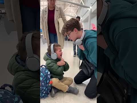 Autistic Teen Comforts Overwhelmed Child at Airport | Kindness in Action 💙