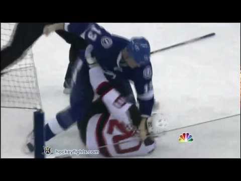 Ryan Carter vs Pavel Kubina Dec 12, 2011