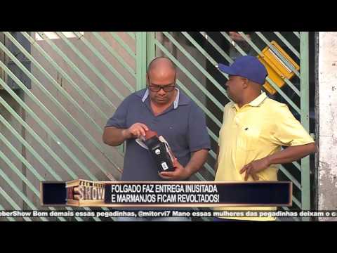 A dodgy mailman delivers a suspicious package and almost gets beaten up.