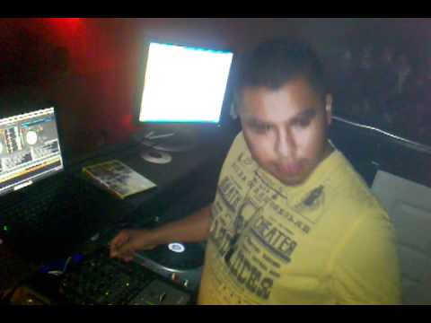 XALOS BAR SUNDAYS DJ BEBO IN DA MIX! PURO PARI!