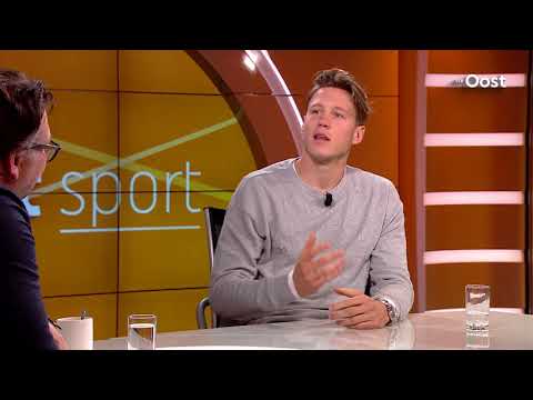 Wout Weghorst over Nederlandse verdedigers: "In buitenlandse duels gelden andere wetten."
