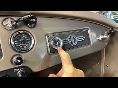 How to operate a 1958 MGA-Champagne edition dashboard and control tour