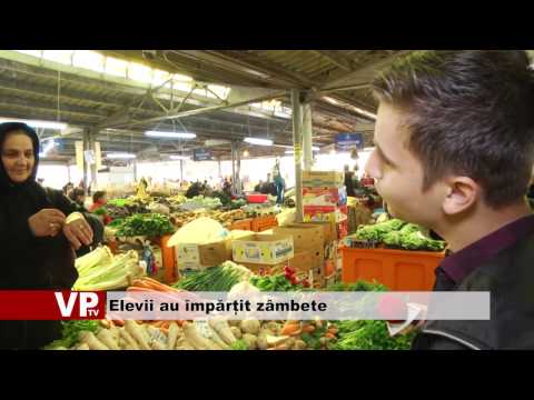 Elevii au împărțit zâmbete