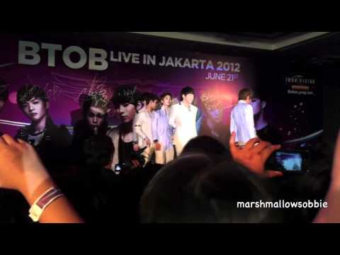 {FANCAM} 120621 BTOB live in Jakarta - irresistible lips
