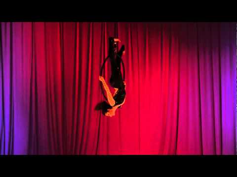 Aerial hoop act by Nina 580 / www.maximaaa.com