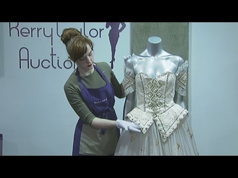 Princess Diana's 'fairytale' dress to be auctioned