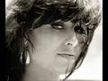 Jessi Colter Sings 'I Thought I Heard You Call My Name.'