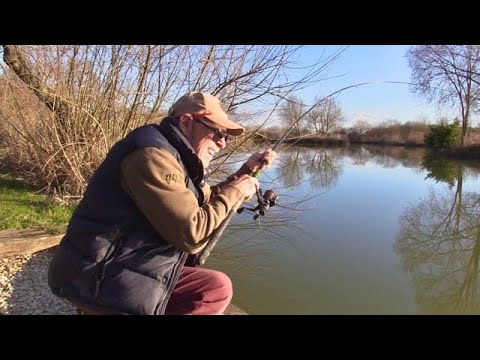 Finally I Tracked the Fish down - Winter fishing can be HARD!!