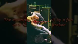 Download lagu moment slash got hit by fans 😭 #slash #gnr #concert #90s #ghostrock mp3