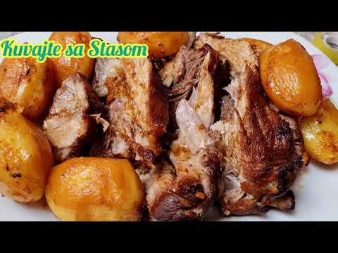 Pecena svinjska spic rebra sa krompirom u rerni