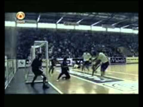 C. Ronaldo VS Ronaldinho VS Falcao VS Robinho.3gp