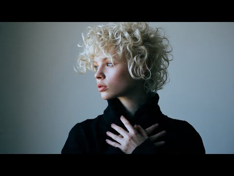 Luna Ray – I Thought It Was Love