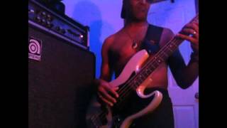 WHITE ZOMBIE &quot;Warp Asylum&quot; (bass cover)