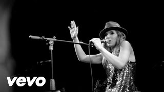 ZZ Ward - Grinnin&#39; in Your Face