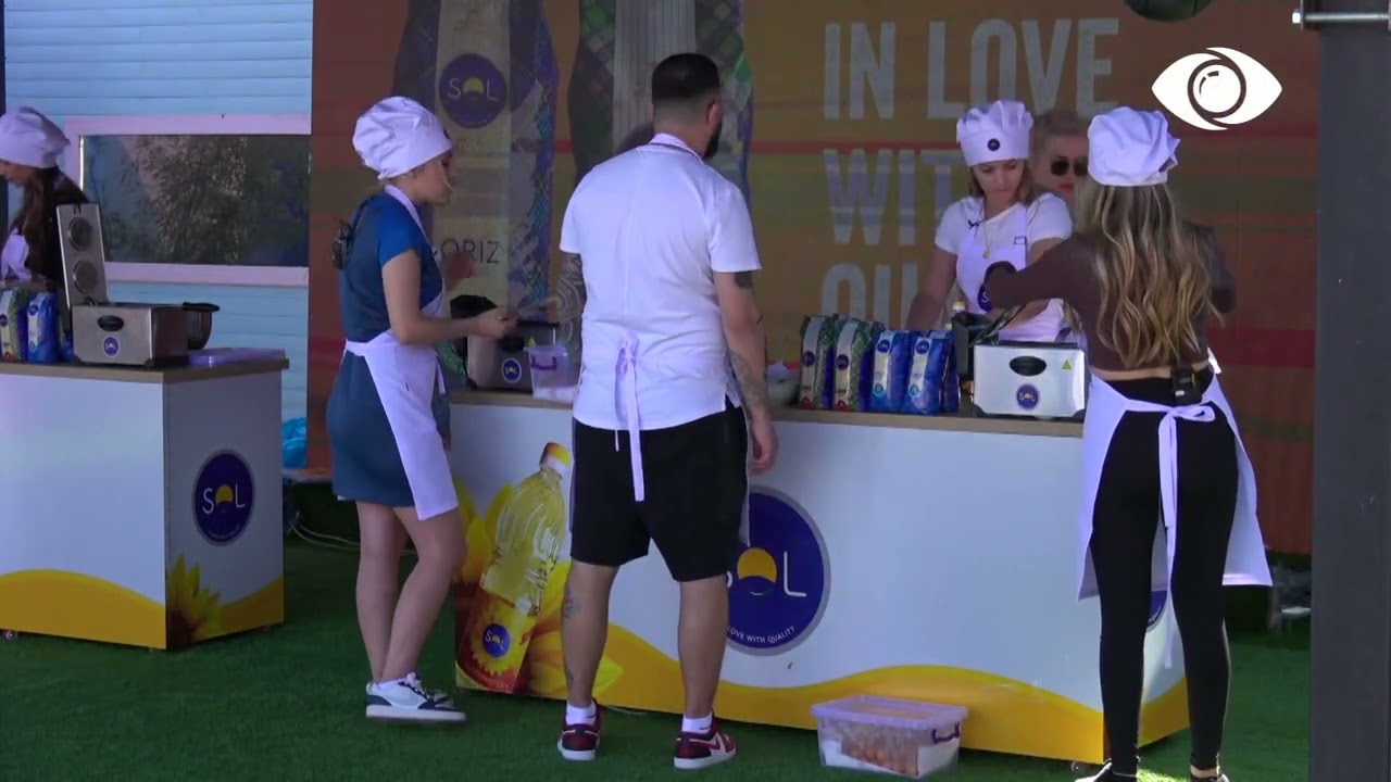 Luizi dhe Nita shijojnë petullat që përgatitën/ Jori provon gatimet e grupit tjerët