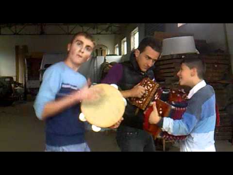 Tarantella a Spina 2°all'organetto Di Gioia Oronzo e Lorenzo Albanese al tamburino Angelo Galluccio