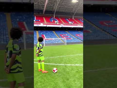 Freistöße in einem Premier league Stadion 🏟⚽️ #shorts