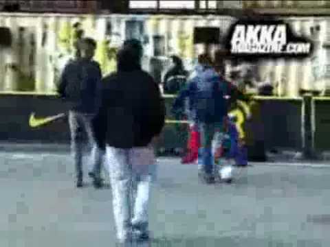 Espectaculares jugadas de street soccer