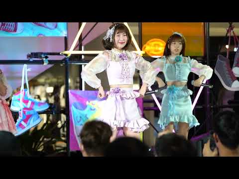 See You Again - Jajah The Glass Girls Fancam 230722 @ Sneaker Showcase | Fashion Island