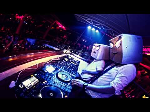 Rihanna Vs Metallica Diamonds Vs The Unforgiven (Djs From Mars Bootleg)