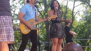 Brad Paisley Feat Demi Lovato Without a fight GMA Concert 2016