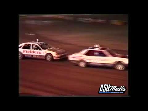 Modified Production: Bob and Greg Worling Battle with Wayne Millman - Bunbury Speedway