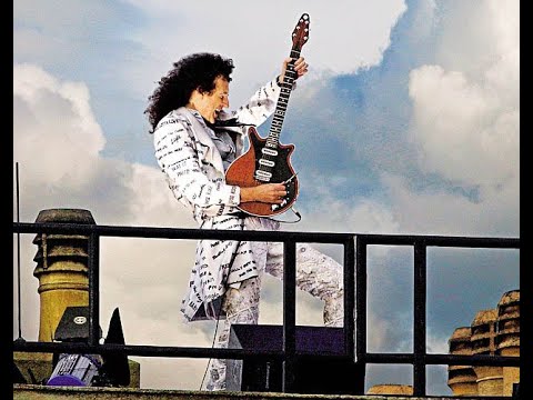 BRIAN MAY & ROGER TAYLOR feat. Ray Cooper - God save the Queen (live in London, 03/06/2002)