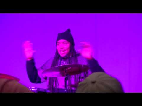 Loyola Master Class: Jamison Ross gets elevated by his band