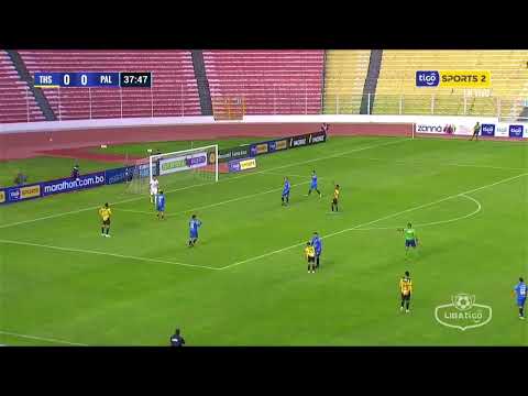 🏆38' ¡Avisó el 'Tigre'! El disparo de Enrique Triverio dio en el palo.