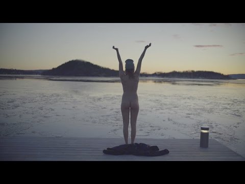 Klovner i Kamp - Ja vi elsker (Offisiell video)