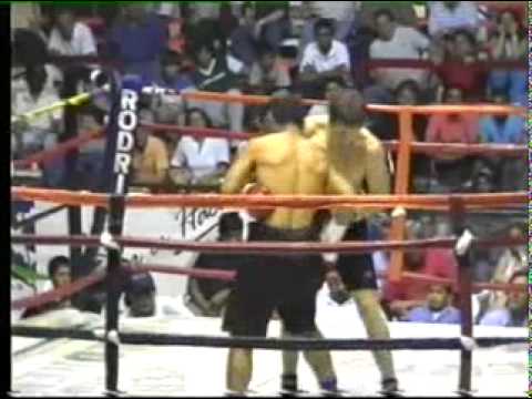 Martín Antonio "El Principito" Coggi vs. Ángel Germán "El Rebelde" Ilundáin
