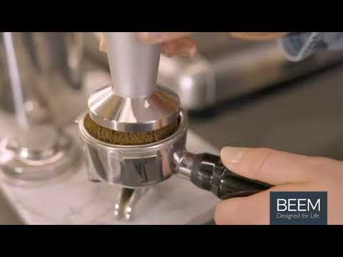 Besonders sticht die Espressomaschine mit ihrer Temperaturkonstanz hervor.