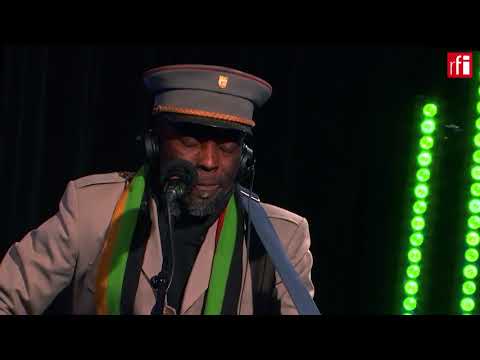 Youss Band interprète "Dans la nature"