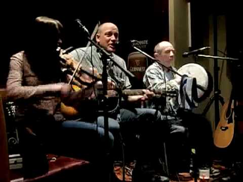 'The Hanging Song' Clova live at Stonehouse Folk Club