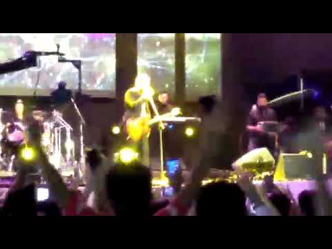 Lucas Sugo & Los Alonsitos - 5 minutos