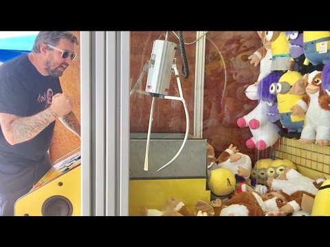 TDW 1731 - Biggest Claw Machine I've Ever Seen