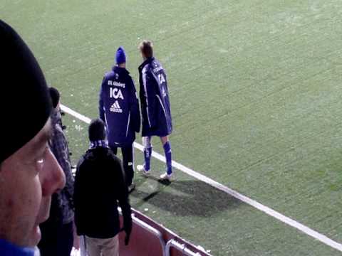 Skräckbilden: Bärkroth haltar av skadad