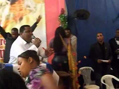 Giovanni Brasa Viva muito forte pessoal na Garagem de Fogo