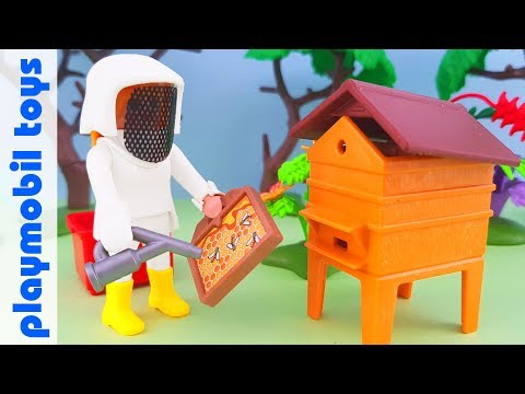 Unpack Playmobil Country 6818 Beekeeper with Honeycombs
