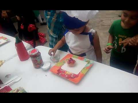 AREEBAH FATMA  DECORATE CAKE