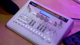 Video thumbnail for Mode Machines SID 8Bit Groovebox by musotalk