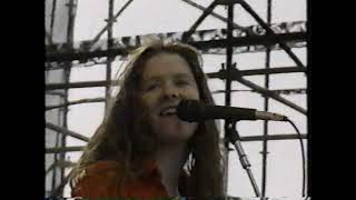 Edie Brickell - A Hard Rain&#39;s A Gonna Fall (Live Snippet Earthday 4/22/1990 MTV Central Park)