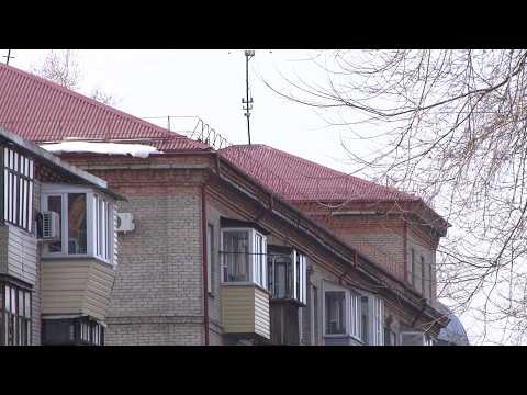 Сосульки и наледь на крышах создают угрозу для людей ("Будни", 25.03.26г., Бийское телевидение)