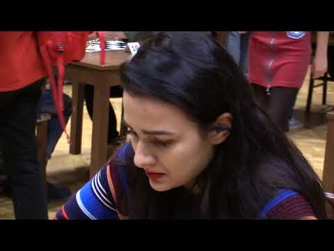 študentky SŠ 7.1.   Anna Sofia Cíbiková -  WFM Anna Vrtiaková 0:1