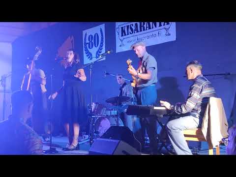 Ramblin' Ellie & The Bashtones - Easy Money
