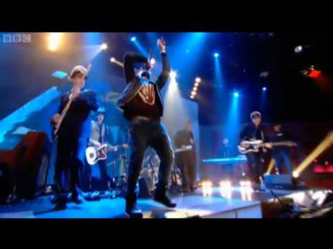 clint eastwood - gorillaz feat mick jones and paul simonon from the clash on jonathan ross show.mkv