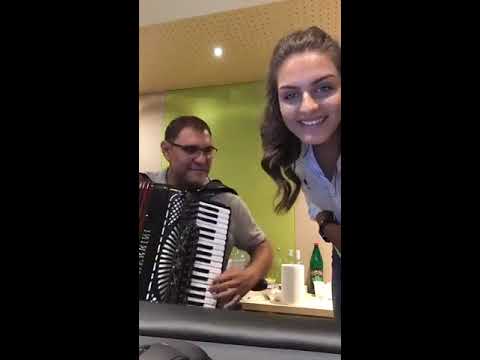 Elma Hadzic, harmonika Bane Vasic "Otisla je ljubav s naseg kucnog praga -Semsa Suljakovic"